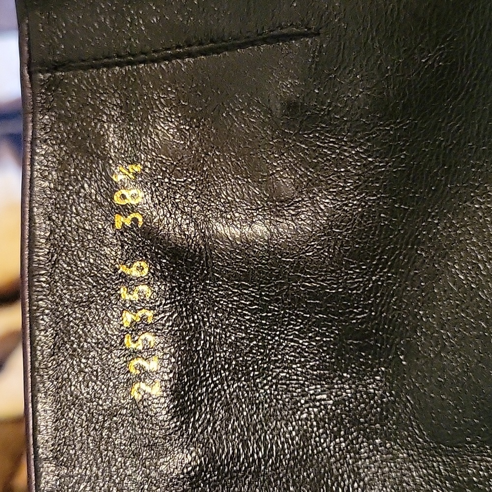Gucci Black Heeled Boots with Gold Accent - Picture 5 of 8